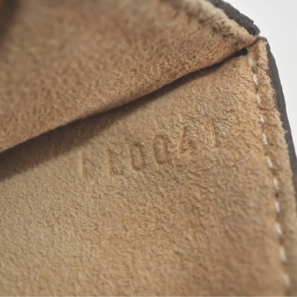 100% authentic Louis Vuitton Pouchette on sale today only $425 retails $1999 - Picture 8 of 14